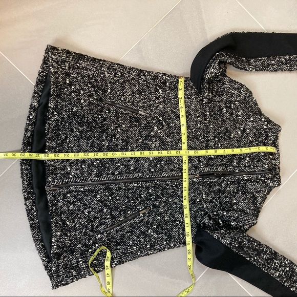 BCBGmaxazria Black Tweed Asymmetric Zip Up Jacket Women’s Size XS - Picture 14 of 14